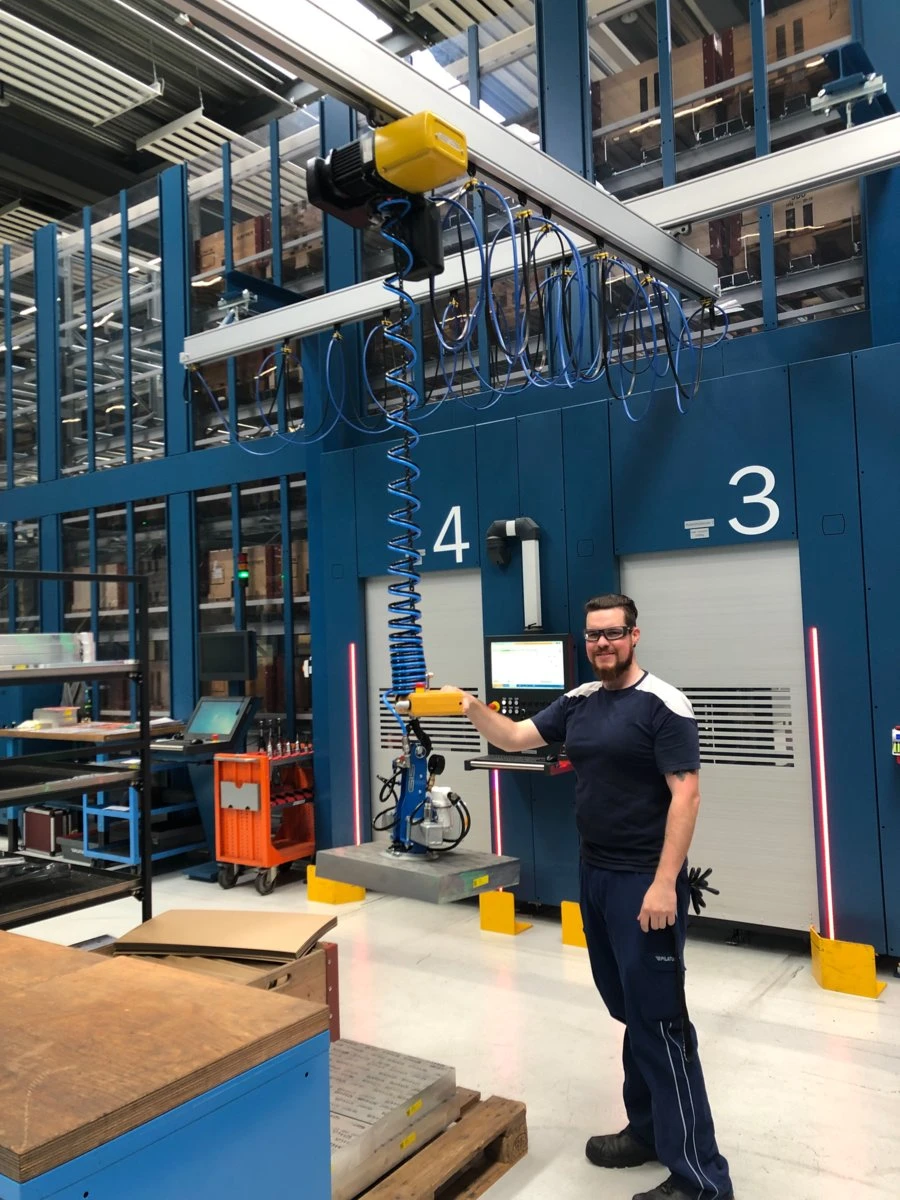 GIS Electric Hoist with Manual Handle - view 3